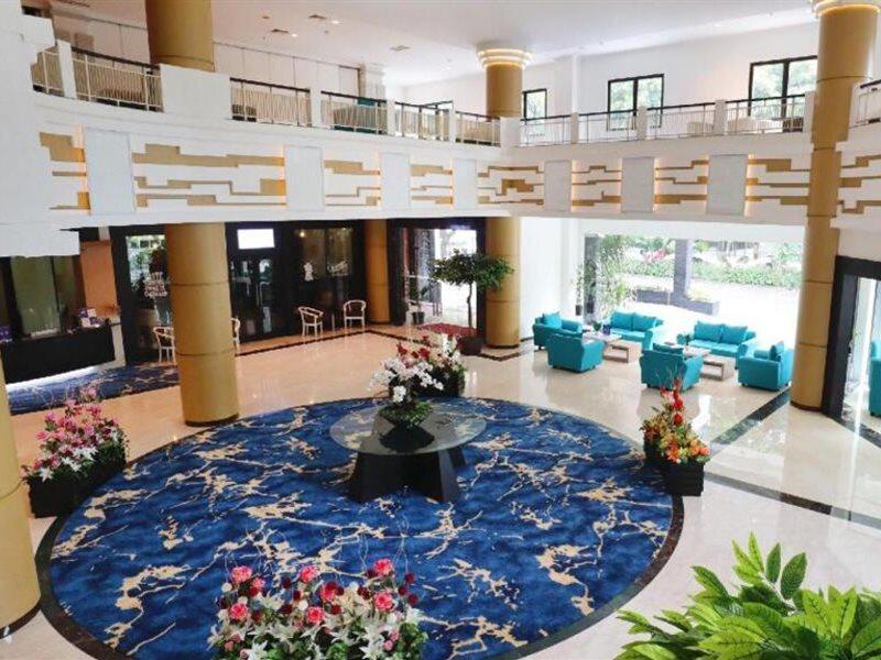 Vue Palace, Artotel Curated Bandung Buitenkant foto